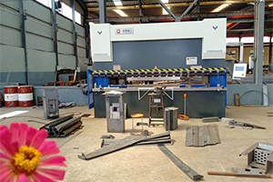 車間新上的設(shè)備已經(jīng)投入生產(chǎn)多時，我們能加工的產(chǎn)品越來越多，工廠的生產(chǎn)制造能力越來越強。